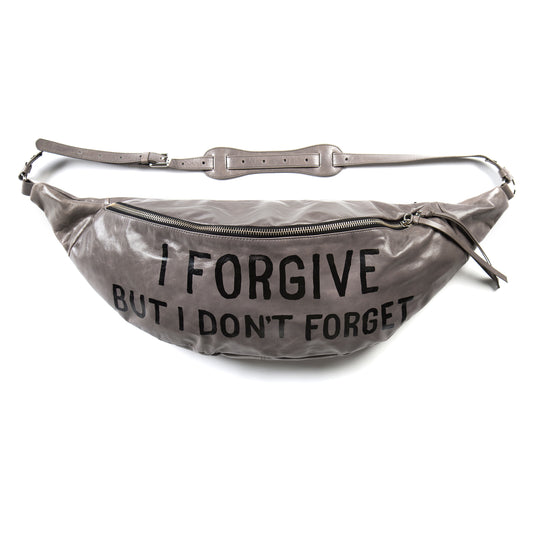 Banane Bag - I forgive but I don't forget - Anna Cortina #ArtMeetsFashion