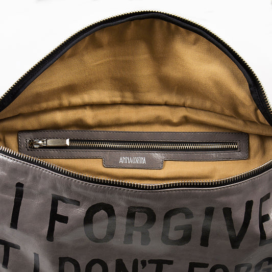 Banane Bag - I forgive but I don't forget - Anna Cortina #ArtMeetsFashion